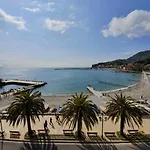 La Nicolina