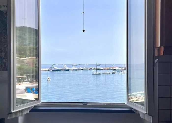 La Nicolina
